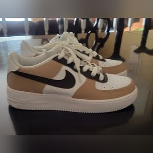 Customized air force 1 size 6 in Men only worn twice